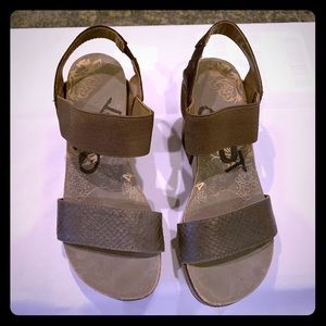 Otbt Bushnell Wedge Sandals. Sz 7
